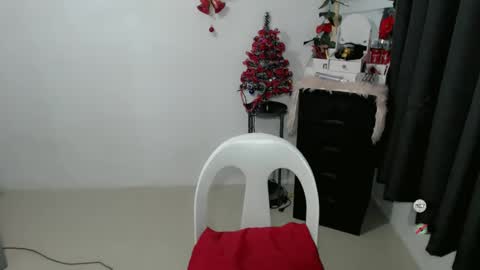 Snapshot of elora_charming chatting on 01.08.25 elora_charming online show from 01.08.25