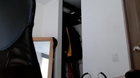 Snapshot of elosocazador chatting on 02.21.25 elosocazador online show from 02.21.25