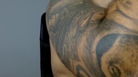 Snapshot of elosocazador chatting on 10.16.25 elosocazador online show from 10.16.25
