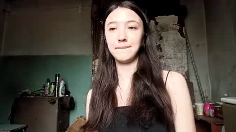 Snapshot of elouisevallian chatting on 06.22.26 Elara online show from 06.22.26