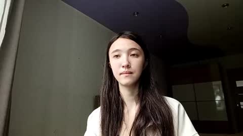 Snapshot of elouisevallian chatting on 07.09.26 Elara online show from 07.09.26
