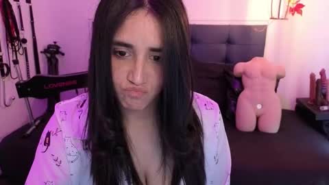 elowen_halley1 online show from 10.12.25