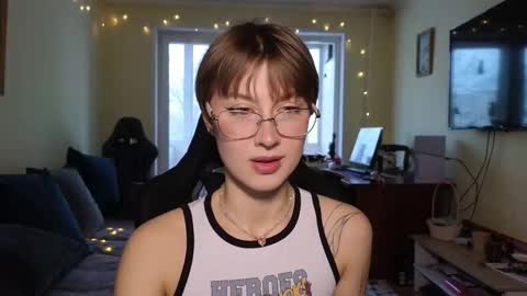 Snapshot of elsaangel chatting on 12.18.25 elsaangel online show from 12.18.25