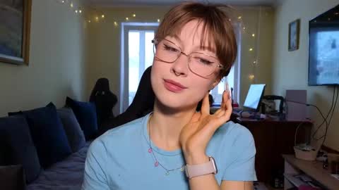 Snapshot of elsaangel chatting on 12.19.25 elsaangel online show from 12.19.25