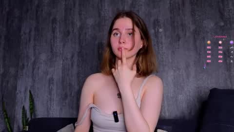 Snapshot of elvahance chatting on 03.12.25 Maria online show from 03.12.25