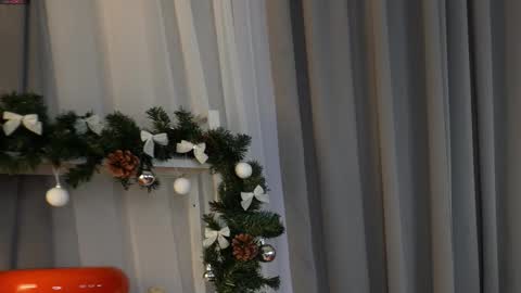 Snapshot of elvilune chatting on 12.15.25 Erica online show from 12.15.25