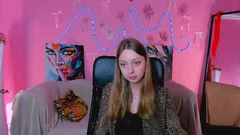 Snapshot of elyra_lir chatting on 06.10.26 Elly online show from 06.10.26