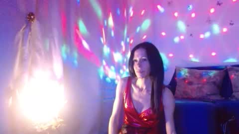 Elisa online show from 11.18.25