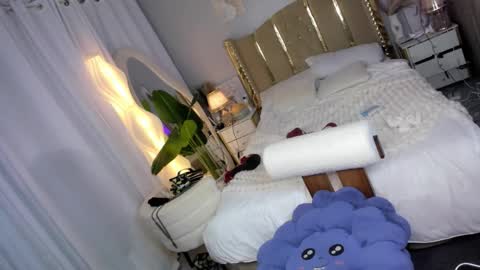 ElysHunter the girl will hunt you  online show from 11.25.25