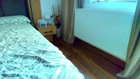 Ely online show from 10.09.25