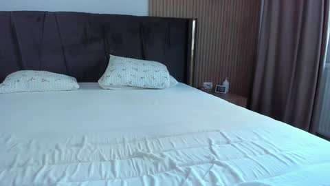 Ely online show from 04.08.26