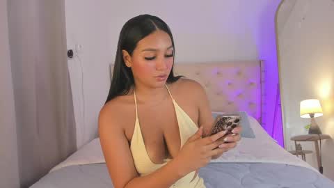 Snapshot of elza_fuentes01 chatting on 05.01.26 Michelle online show from 05.01.26