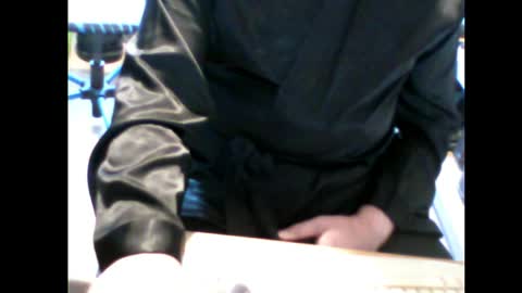 Em online show from 04.18.26