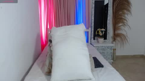 A N D R E A online show from 02.19.25