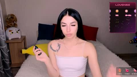 Snapshot of ema_grasie chatting on 12.16.24 ema_grasie online show from 12.16.24