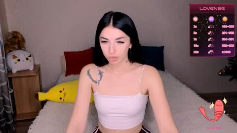 Snapshot of ema_grasie chatting on 12.21.24 ema_grasie online show from 12.21.24