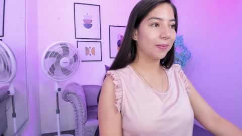Snapshot of ema_louisx chatting on 12.11.24 Ema louisx online show from 12.11.24