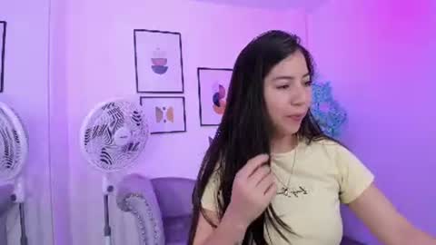 Snapshot of ema_louisx chatting on 12.12.24 Ema louisx online show from 12.12.24