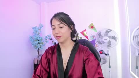 Snapshot of ema_louisx chatting on 12.30.24 Ema louisx online show from 12.30.24