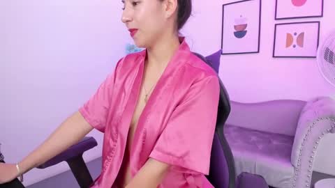 Snapshot of ema_louisx chatting on 01.22.25 Ema louisx online show from 01.22.25