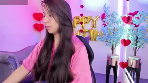 Snapshot of ema_louisx chatting on 02.14.25 Ema louisx online show from 02.14.25