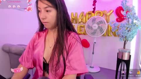 Snapshot of ema_louisx chatting on 02.18.25 Ema louisx online show from 02.18.25