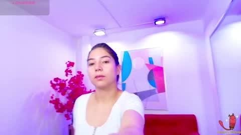 Snapshot of ema_louisx chatting on 09.18.25 Ema louisx online show from 09.18.25