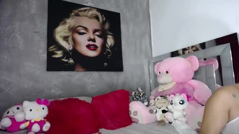 EmaFox online show from 10.11.25