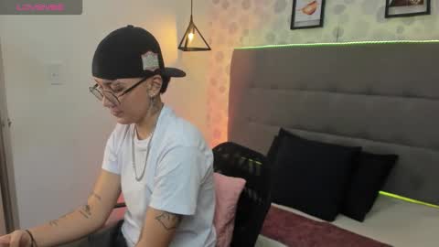 emahills__axelrose online show from 11.11.25