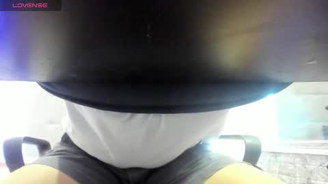 emahills__axelrose online show from 11.15.25