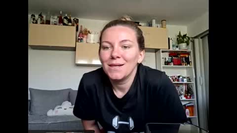Snapshot of emanuel_berta chatting on 05.15.26 emanuel_berta online show from 05.15.26