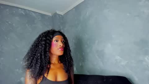 Snapshot of emattaylor chatting on 05.29.26 . online show from 05.29.26