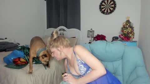 Snapshot of emberpheonixxx chatting on 12.23.24 Ember Pheonixxx online show from 12.23.24