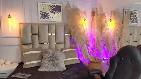 Snapshot of emelie_ch_ chatting on 01.23.25 Emily  online show from 01.23.25