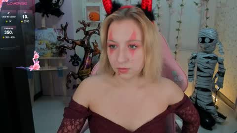 emelia online show from 10.31.25