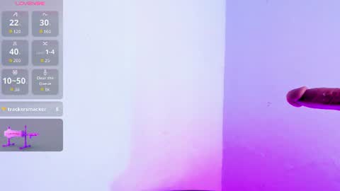 Snapshot of emely_pregnant1 chatting on 07.25.26 Emy online show from 07.25.26