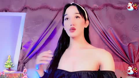 Snapshot of emely_rous chatting on 12.07.24 Emely Rous online show from 12.07.24