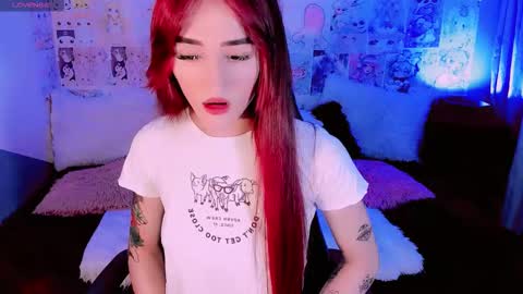 Snapshot of emely_rous chatting on 10.10.25 Emely Rous online show from 10.10.25