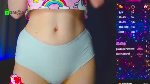 Snapshot of emelycrystal chatting on 02.26.25 Emely online show from 02.26.25