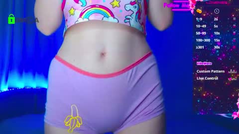 Snapshot of emelycrystal chatting on 10.04.25 Emely online show from 10.04.25