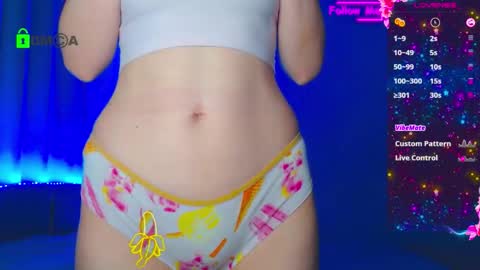 Snapshot of emelycrystal chatting on 11.06.25 Emely online show from 11.06.25