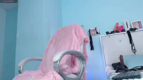 Snapshot of emerald_gh chatting on 06.14.26 Danna online show from 06.14.26