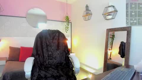 Esmeralda online show from 10.23.25