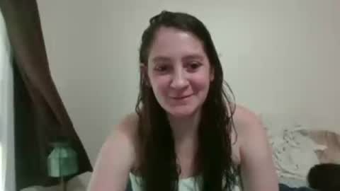 Snapshot of emeraldamnsel chatting on 07.28.26 emeraldamnsel online show from 07.28.26