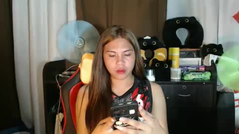 Chelle  dont forget to folloe me and thumps up online show from 11.23.25