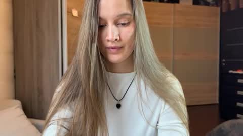 Snapshot of emi__ly chatting on 12.17.25 emi__ly online show from 12.17.25