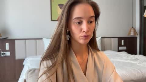 emi__ly online show from 04.02.26