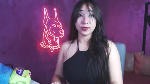 Snapshot of emiantonella_ chatting on 12.16.24 Antonella  online show from 12.16.24