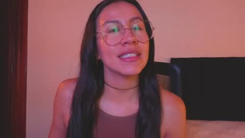 Snapshot of emigomez_ chatting on 07.24.26 Emilia Gomez online show from 07.24.26