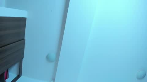 Emi online show from 02.18.25